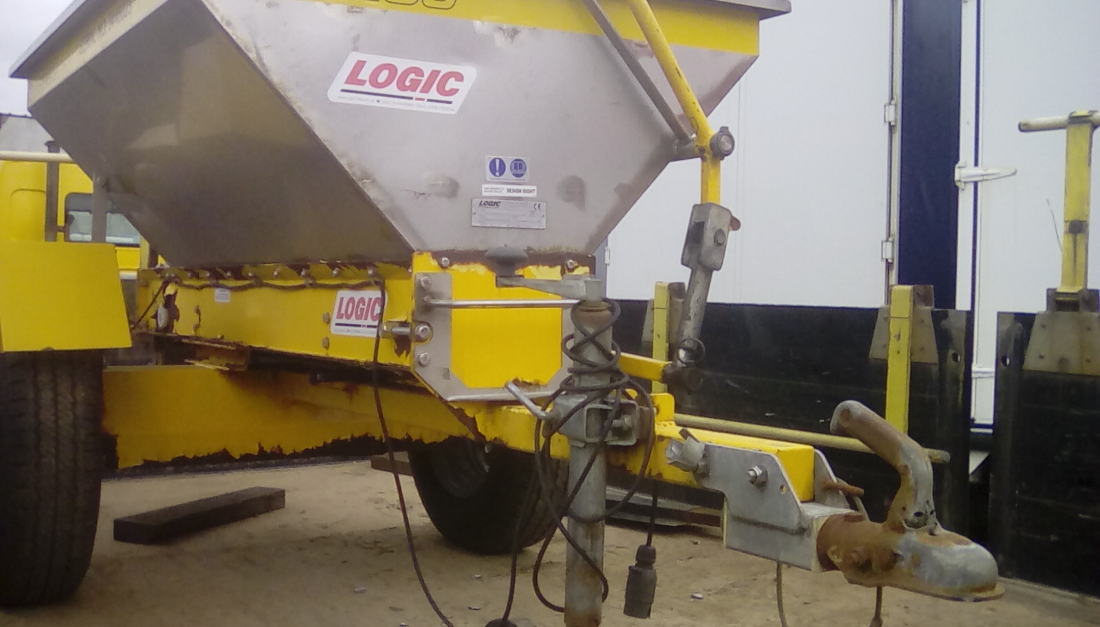Logic ed250 EDS250 SALT SPREDER GRITER