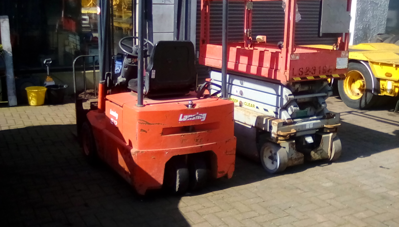 Lansing linde LINDE E12 1.2-TON ELECTRIC
